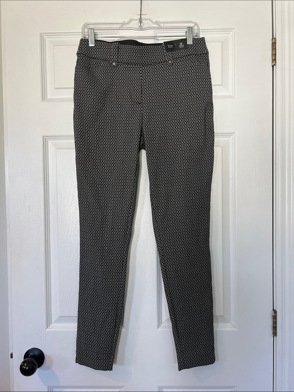 NWT- Maurices Black and White Textured Skinny Pants
